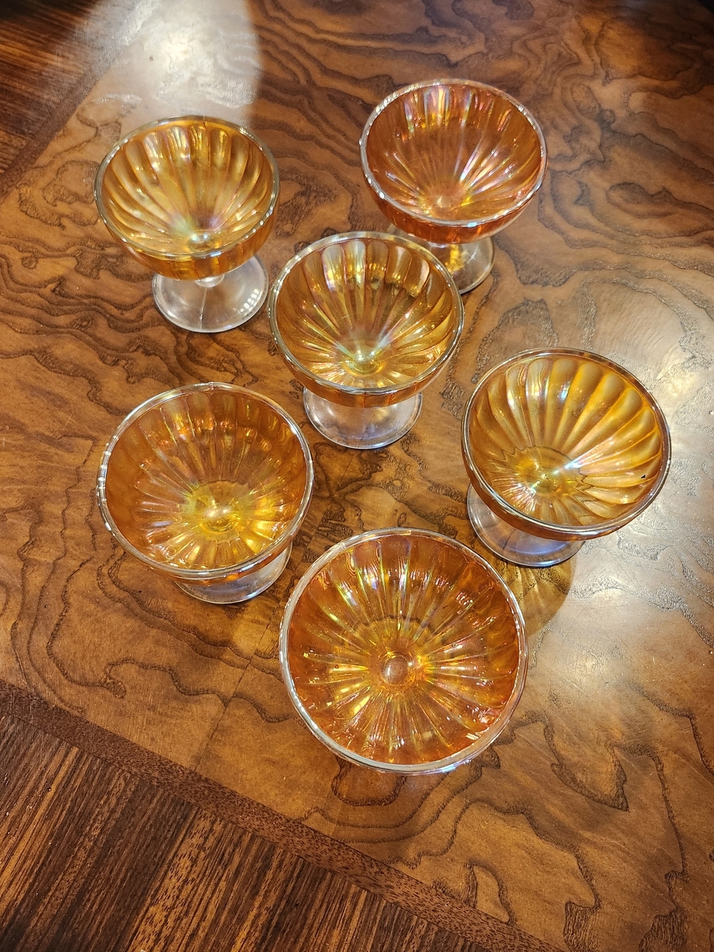 Set Of 6 Vintage Unmarked Ribbed And Footed Carnival Glass Ice Cream Bowls